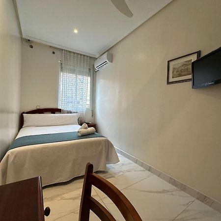 Hostal Villamanez Madrid Ngoại thất bức ảnh