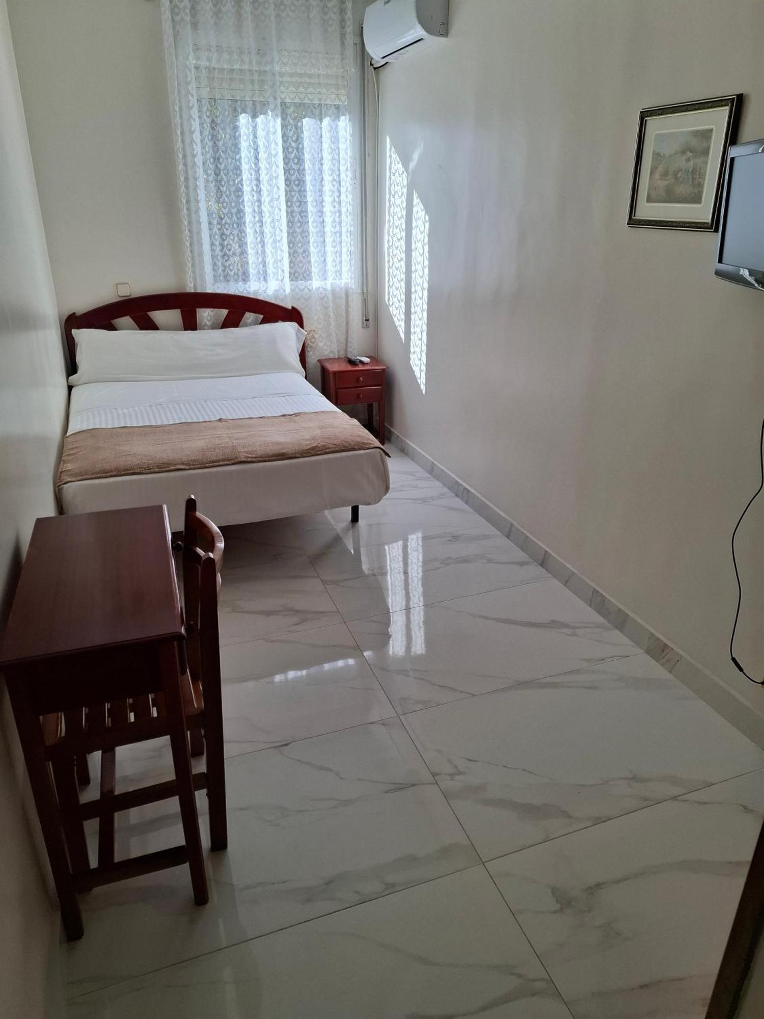 Hostal Villamanez Madrid Ngoại thất bức ảnh