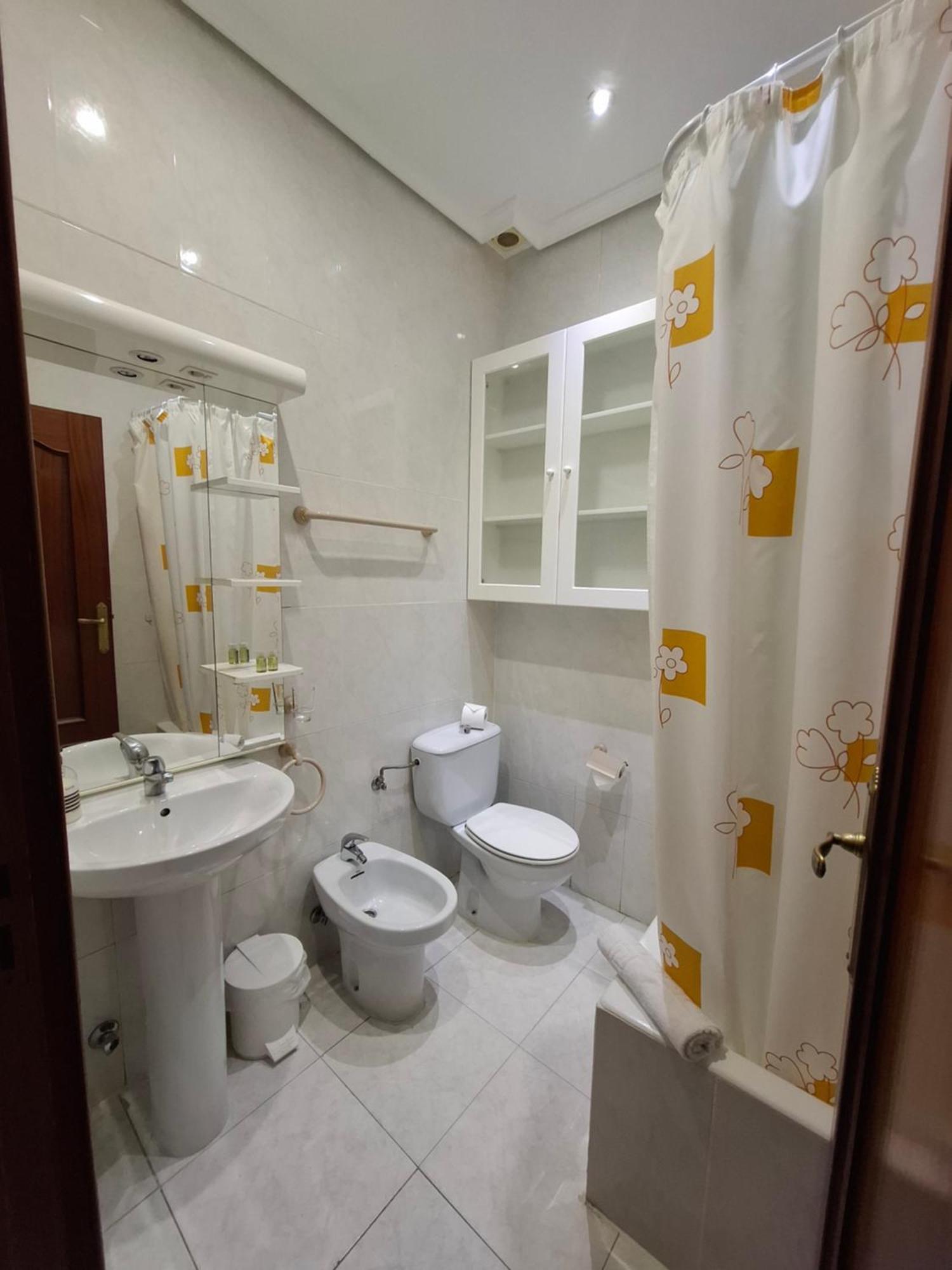 Hostal Villamanez Madrid Ngoại thất bức ảnh