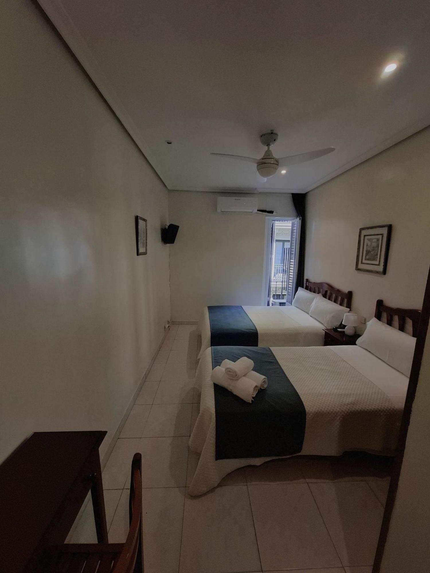 Hostal Villamanez Madrid Ngoại thất bức ảnh