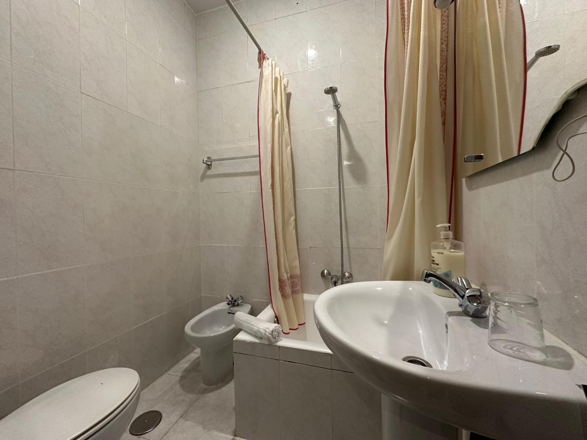 Hostal Villamanez Madrid Ngoại thất bức ảnh