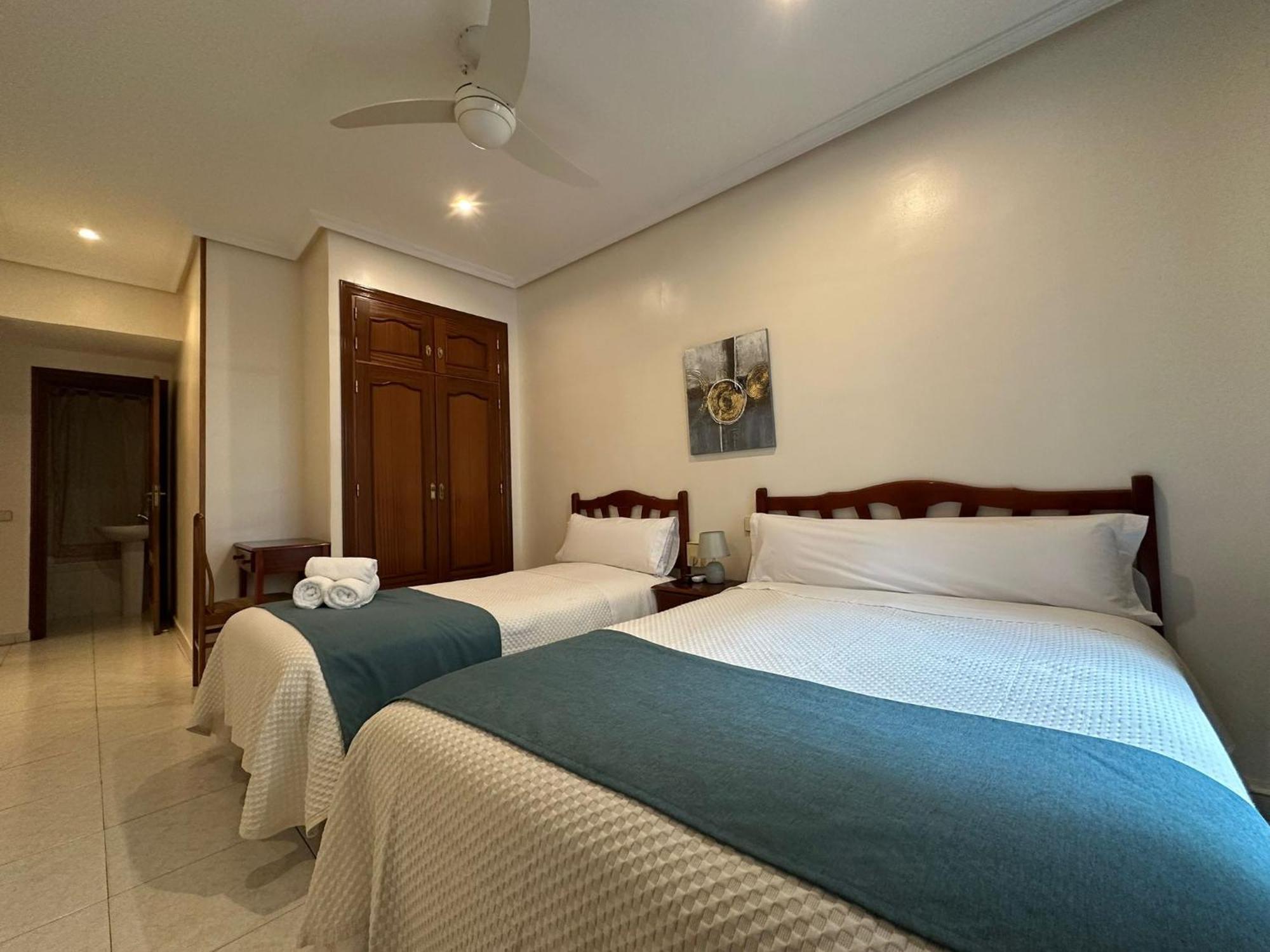Hostal Villamanez Madrid Ngoại thất bức ảnh